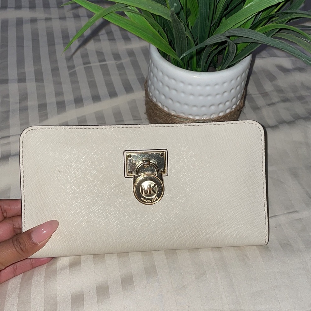 Micheal Kors Wallet